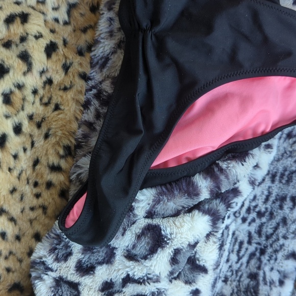Victoria's Secret Pink Scrunchbutt Bikini Bottom Size small black with pink lemo - Picture 3 of 11